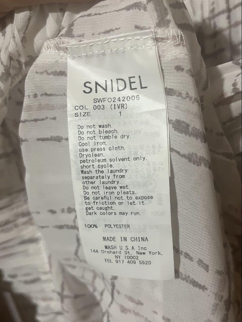 snidelスナイデルSustainable フリルワンピース アイボリー 1