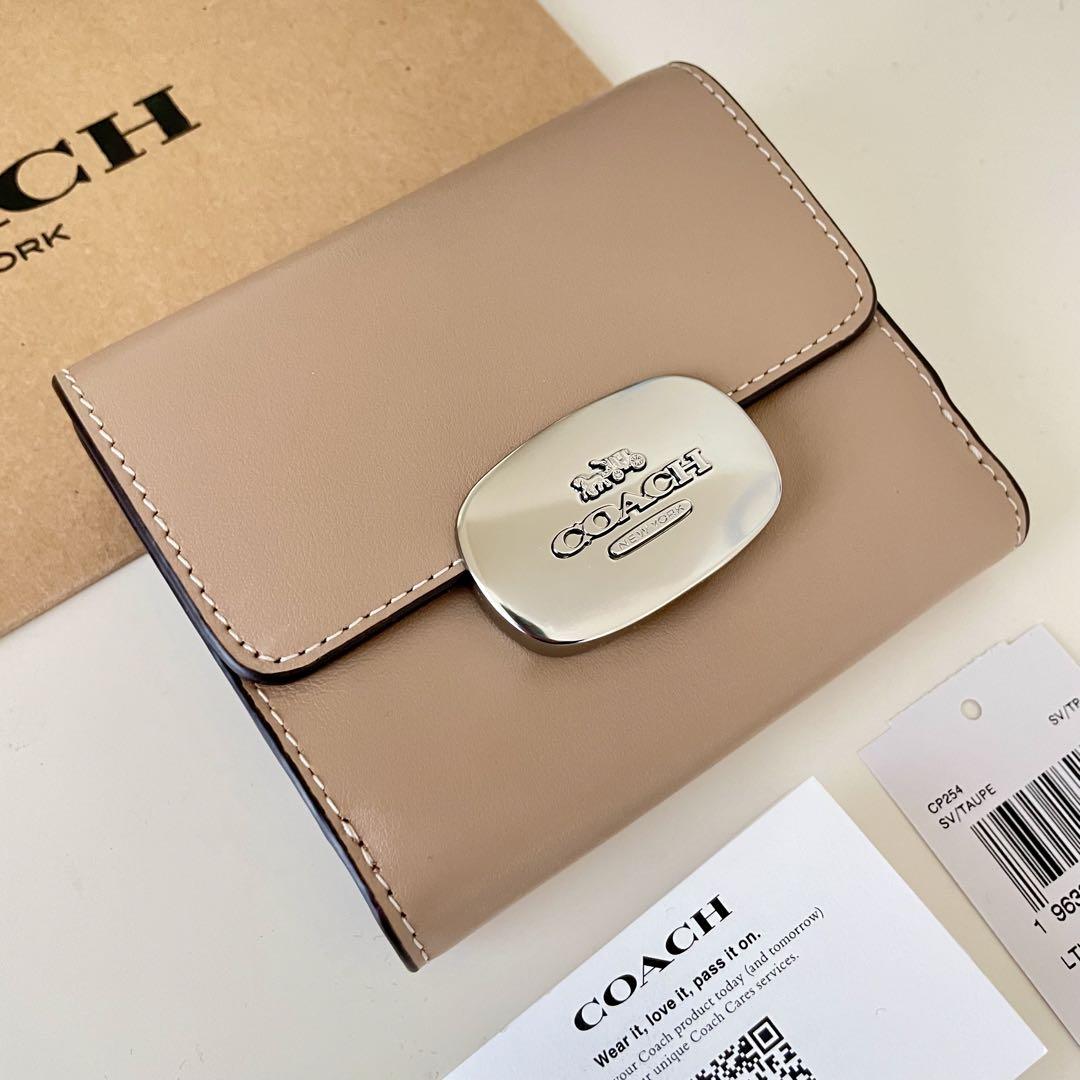 新品 COACH コーチ 二つ折り財布 ベージュ/TAUPE