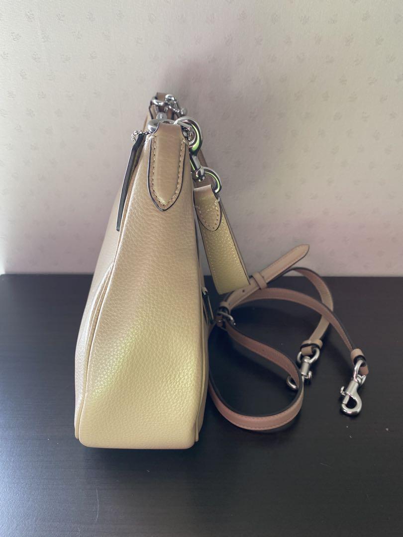 COACHショルダーバックベージュ(美品)