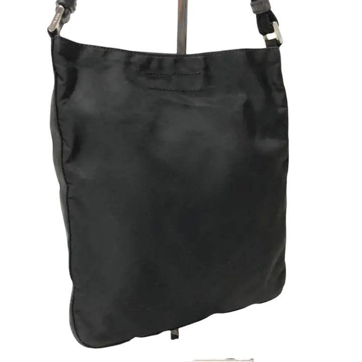 最新品即納 人気サイズ 肩掛け 三角プレート 黒 w8y9N-m86945117390 PRADA ナイロンショルダーバッグ 限定セール2022