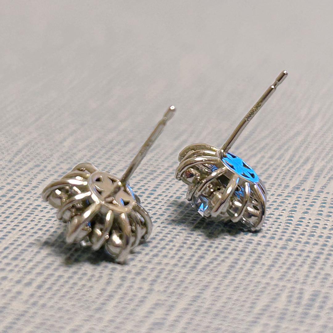 K10WG 雪の結晶ピアス　ブルームーンストーン