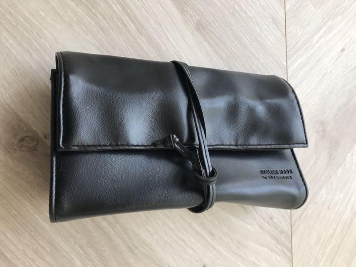シュウウエムラの化粧ポーチ 未使用品 値下げしました!