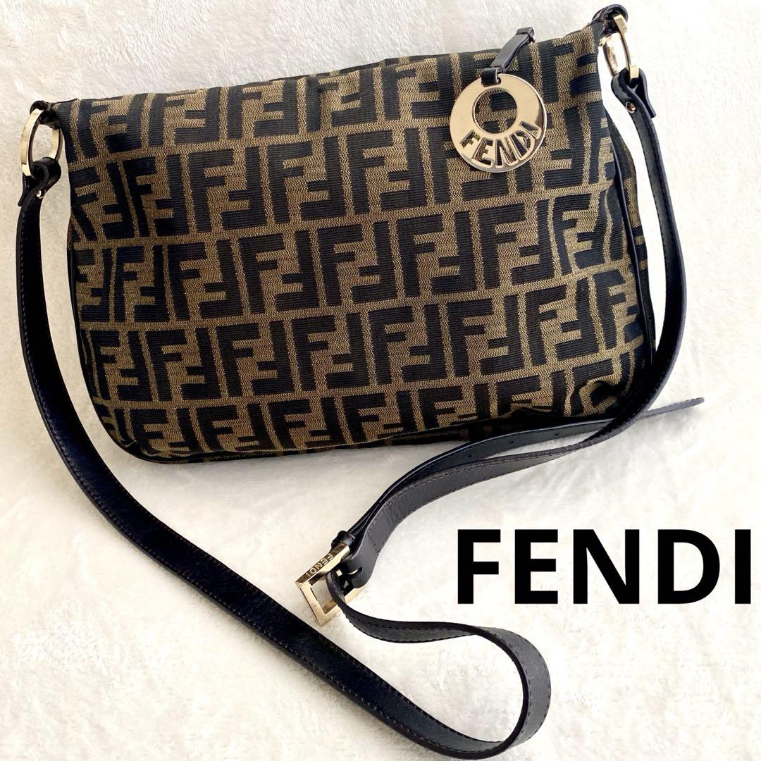 ★【美品】フェンディ ショルダーバッグ FF ズッカ柄 パイソンレザー★ フェンディ FENDI ショルダーバッグ FFチャーム ズッカ柄 レザー