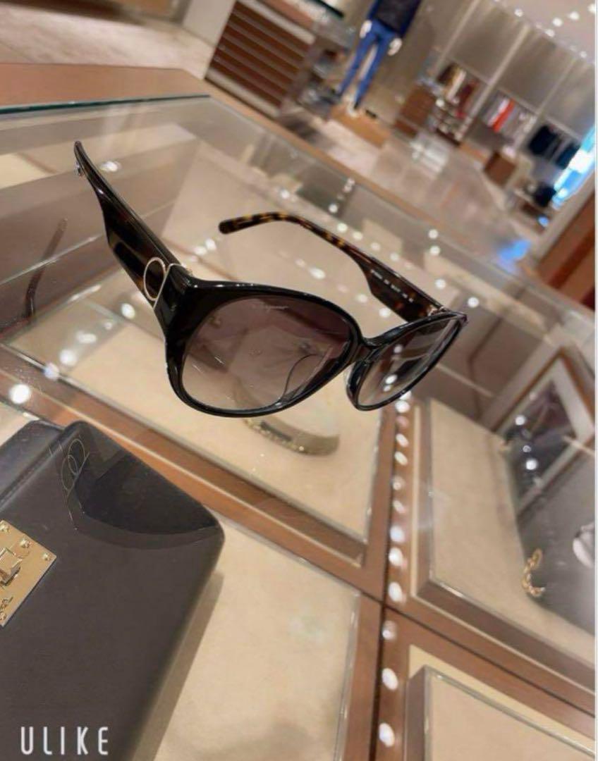 k*o様 Salvatore Ferragamo キャットアイサングラス Salvatore Ferragamo ブラック キャットアイ サングラス - メルカリ