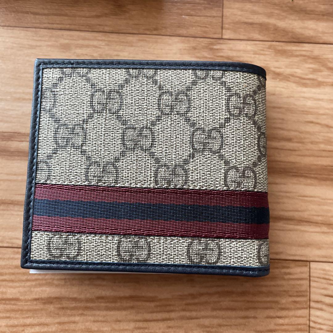 GUCCI 二つ折り財布 箱付き　新品　タイムセール