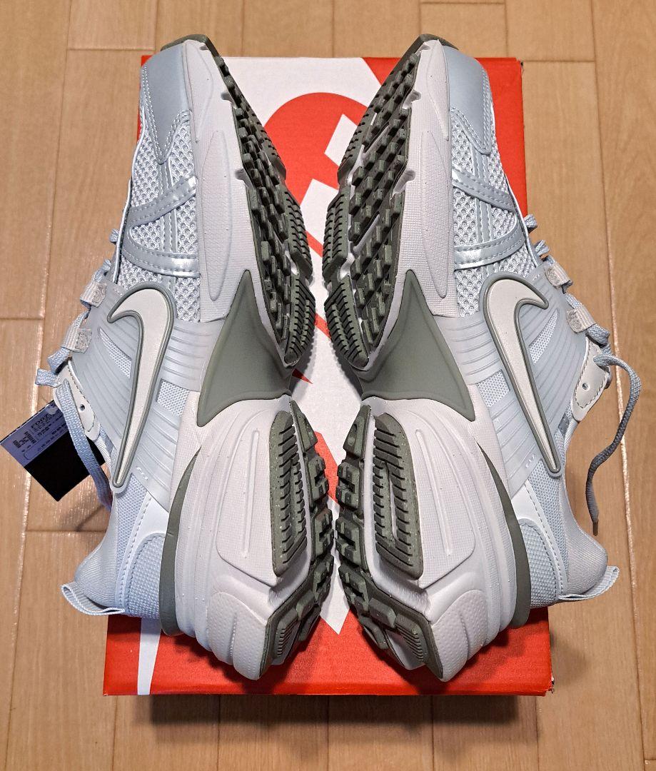 NIKE ナイキ ウィメンズV2K RUN ホワイト24.5cm