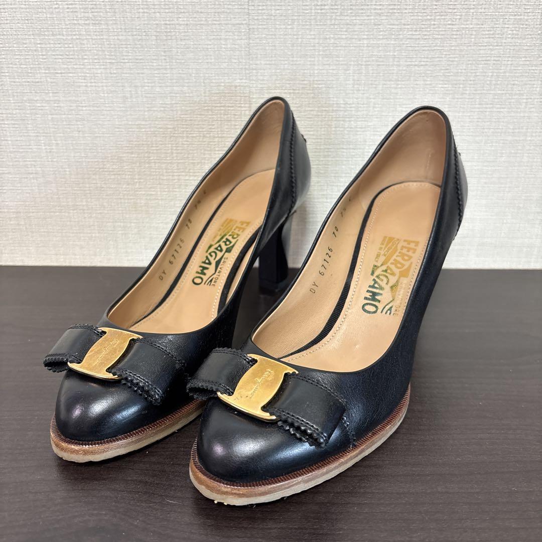 Salvatore Ferragamo MINI ブラック　リボン7cmヒール FERRAGAMO フェラガモ パンプス リボン ポインテッドトゥ