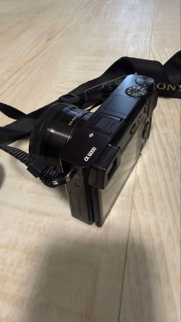 【美品】ミラーレス一眼SONY α6000 【美品】ミラーレス一眼SONY α6000