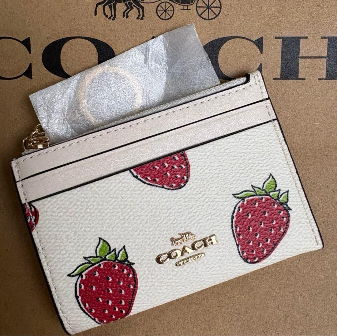 COACH イチゴ柄 カードケース COACH イチゴ柄 カードケース