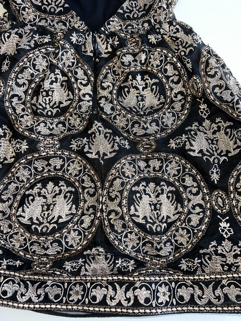 美品 alice+Olivia ユニコーン刺繍ワンピース ALICE and the PIRATES / レリーフ柄ワンピース 生成 Y-25-07-29