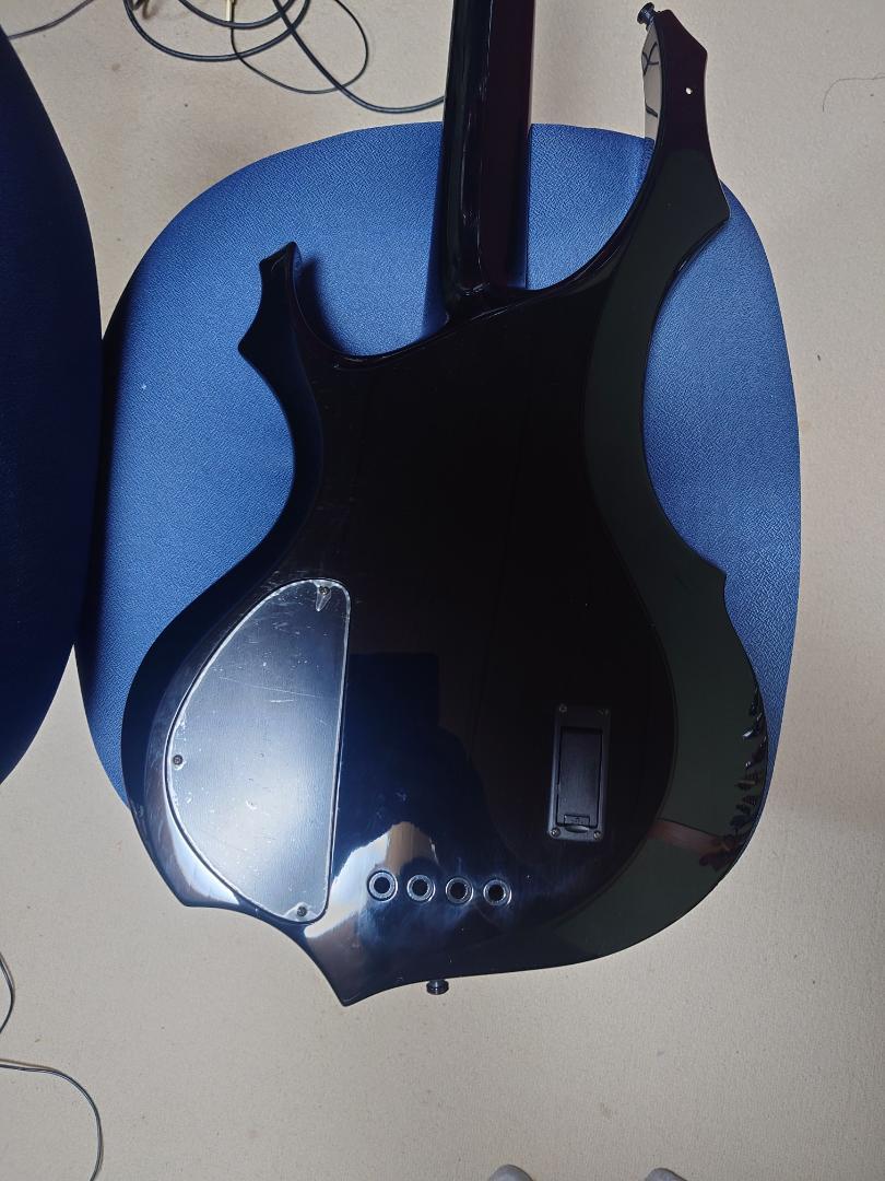 ESP laputa junjiモデル　エレキベース