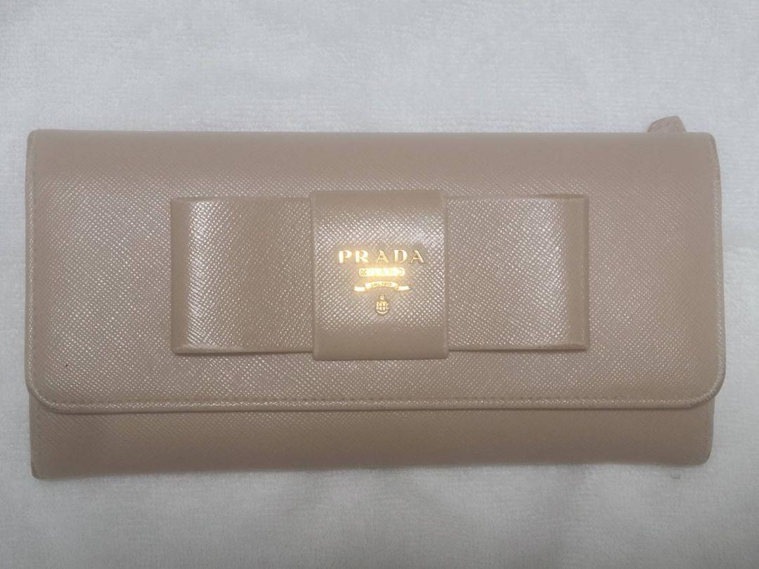 PRADA ヴェッテロムーブ 長財布 パスケースケース付きベージュ系 PRADA ヴェッテロムーブ 長財布 パスケースケース付きベージュ系