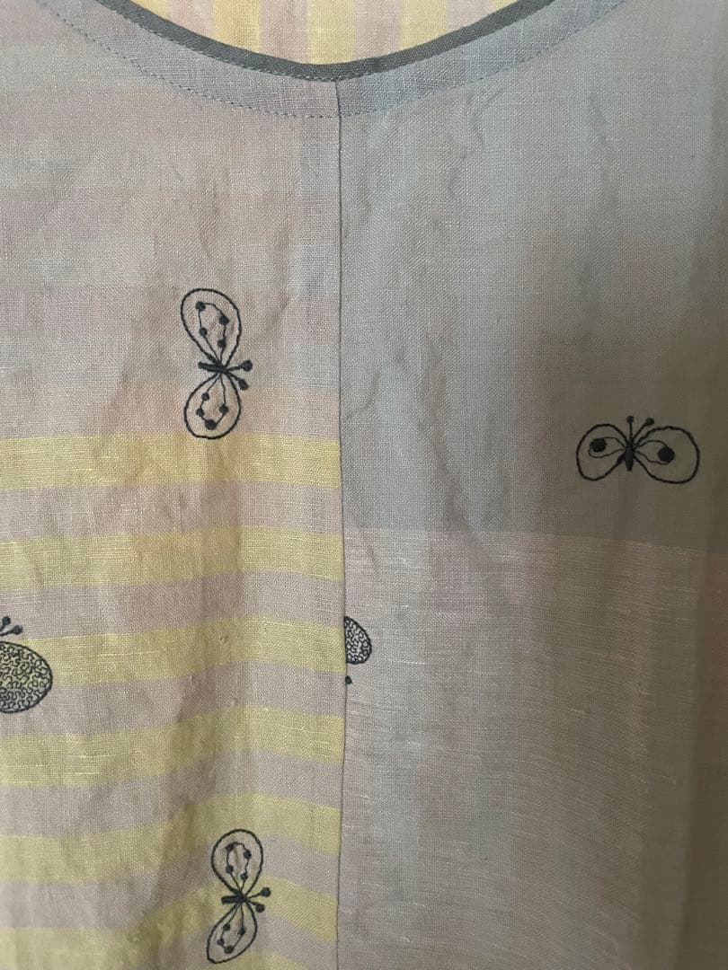 ミナペルホネンchoucho総刺繍リネンブラウス36 ミナペルホネン ファッション 2025SS⁄未使用⁄定価4.1万ミナ