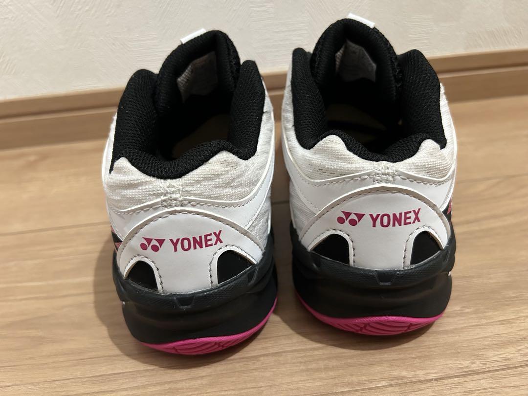 【美品】YONEX バドミントンシューズ ホワイト/ピンク　サイズ24.5