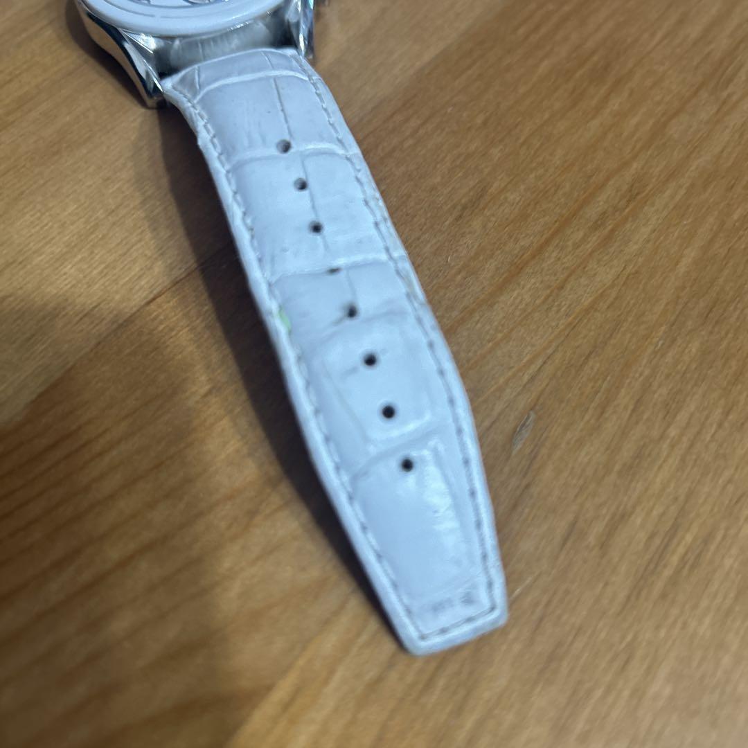 ホワイト