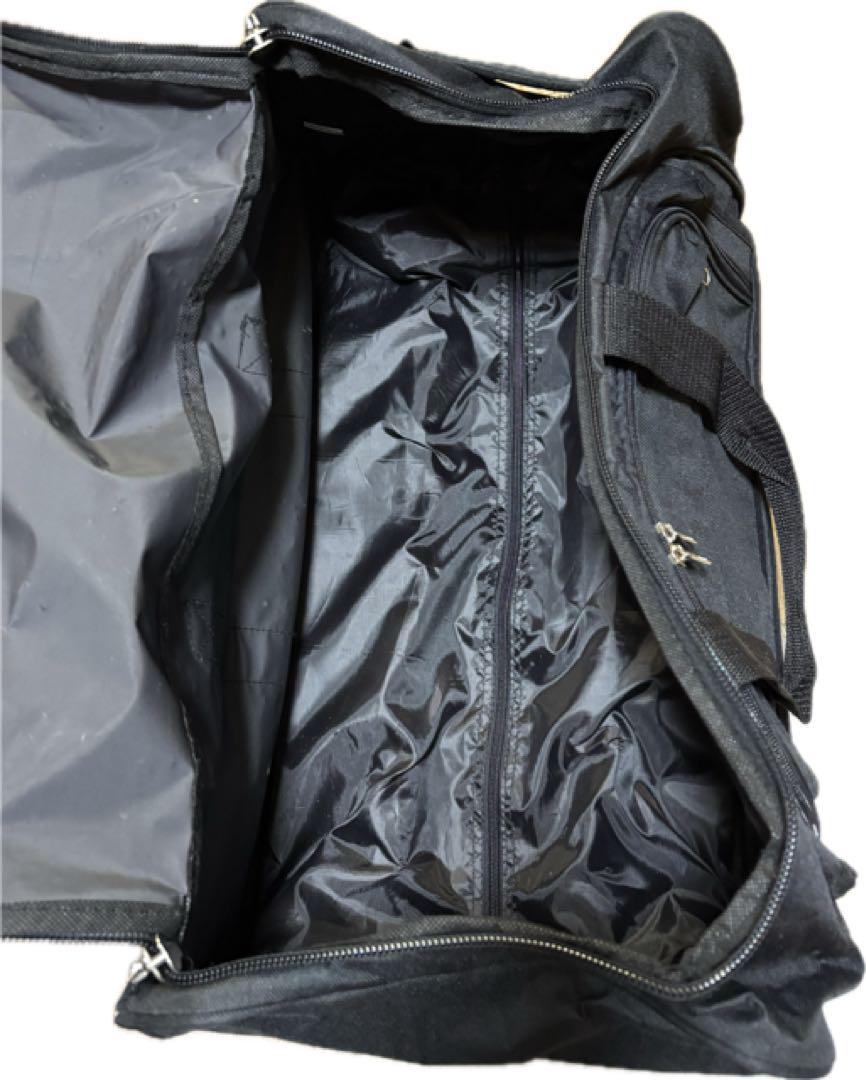 超収容　黒いキャリー付き2wayダッフルバッグ