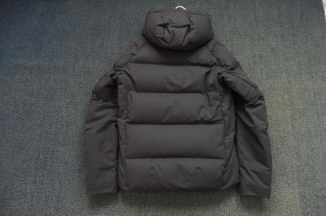 美品 デサントオルテライン 水沢ダウンマウンテニア DAMQGK30U Sサイズ
