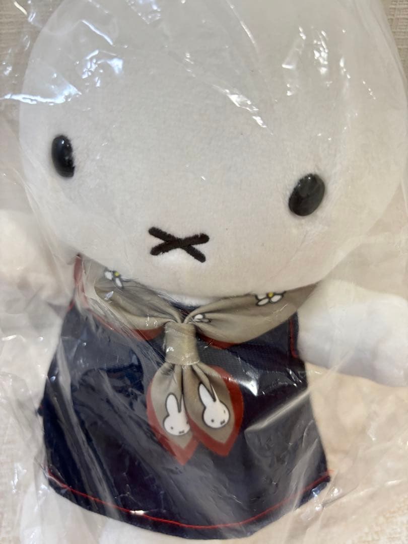 ミッフィー ぬいぐるみ デニム＆スカーフ 有楽町マルイ デニム&スカーフミッフィーぬいぐるみ - メルカリ