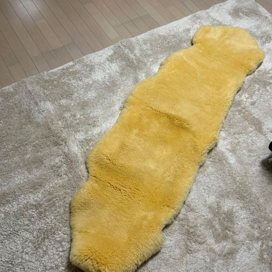 ムートンラグやや傷や汚れあり