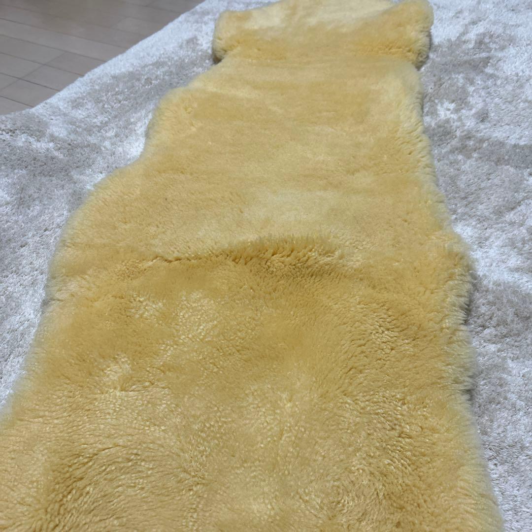 ムートンラグやや傷や汚れあり