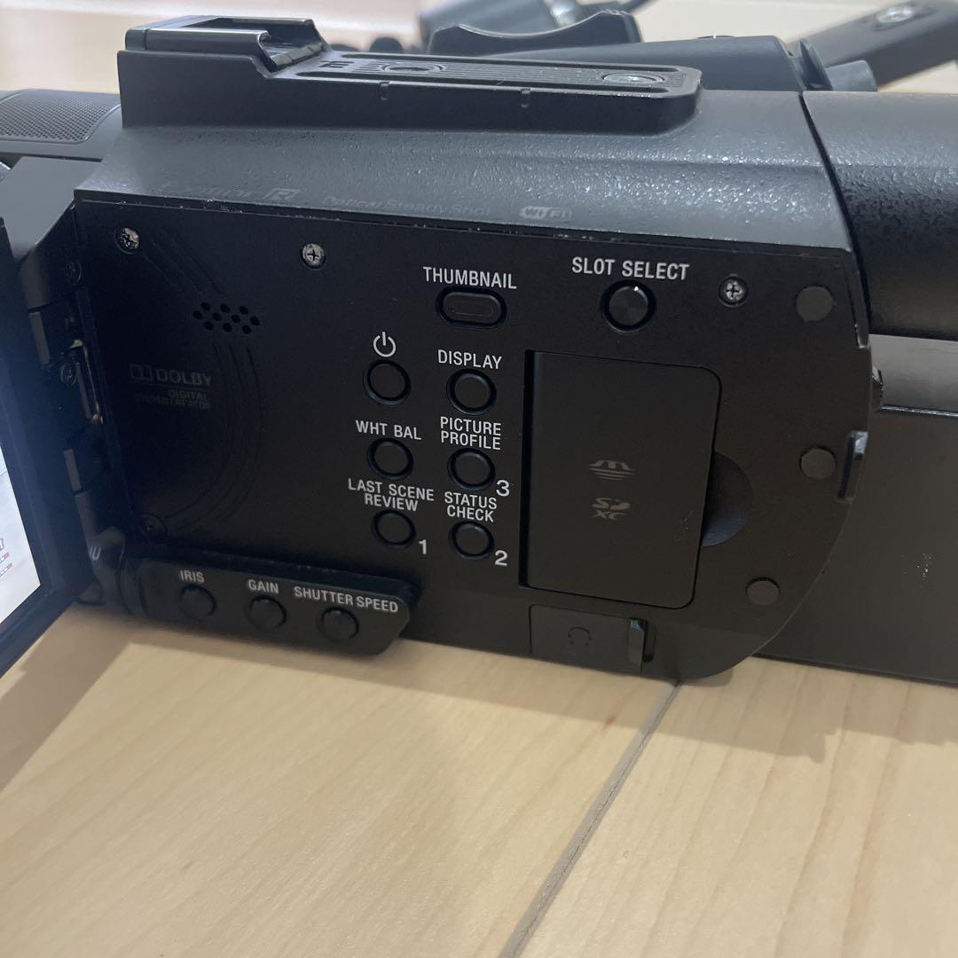 Amazon.com : Sony PXW-X70 Professional Hand Held Camcorder