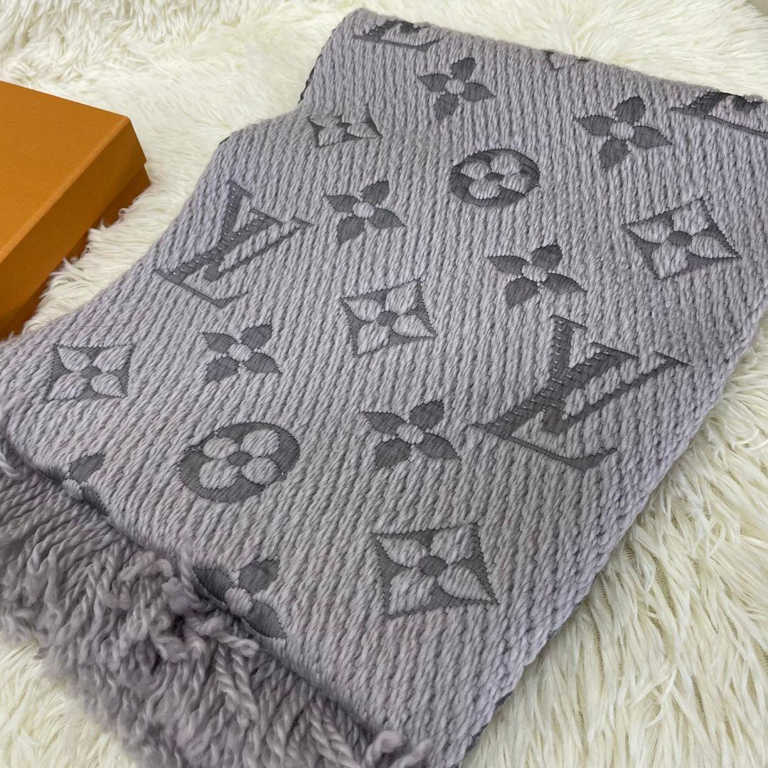 ルイヴィトン エシャルプ　ロゴ　マニア マフラー グレー ウール　シルク LOUIS VUITTON ルイヴィトン マフラー エシャルプ ロゴマニア