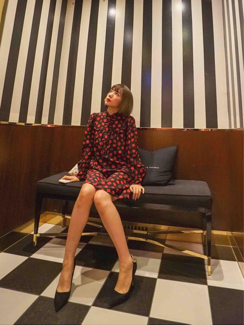 スーパーセール 半額 美品】ケイトスペードニューヨーク 花柄シルクワンピースXS 仲 ワンピース