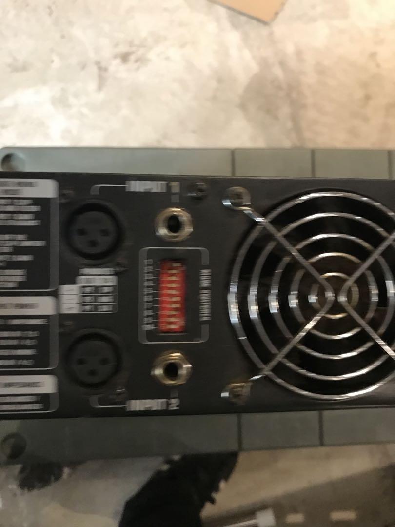 Behringer EUROPOWER EP2000 パワーアンプ