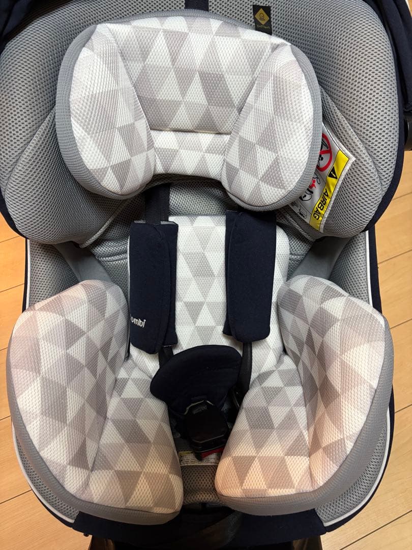 クルムーヴISOFIX JN570 コンビ クルムーヴISOFIX JN570 コンビ