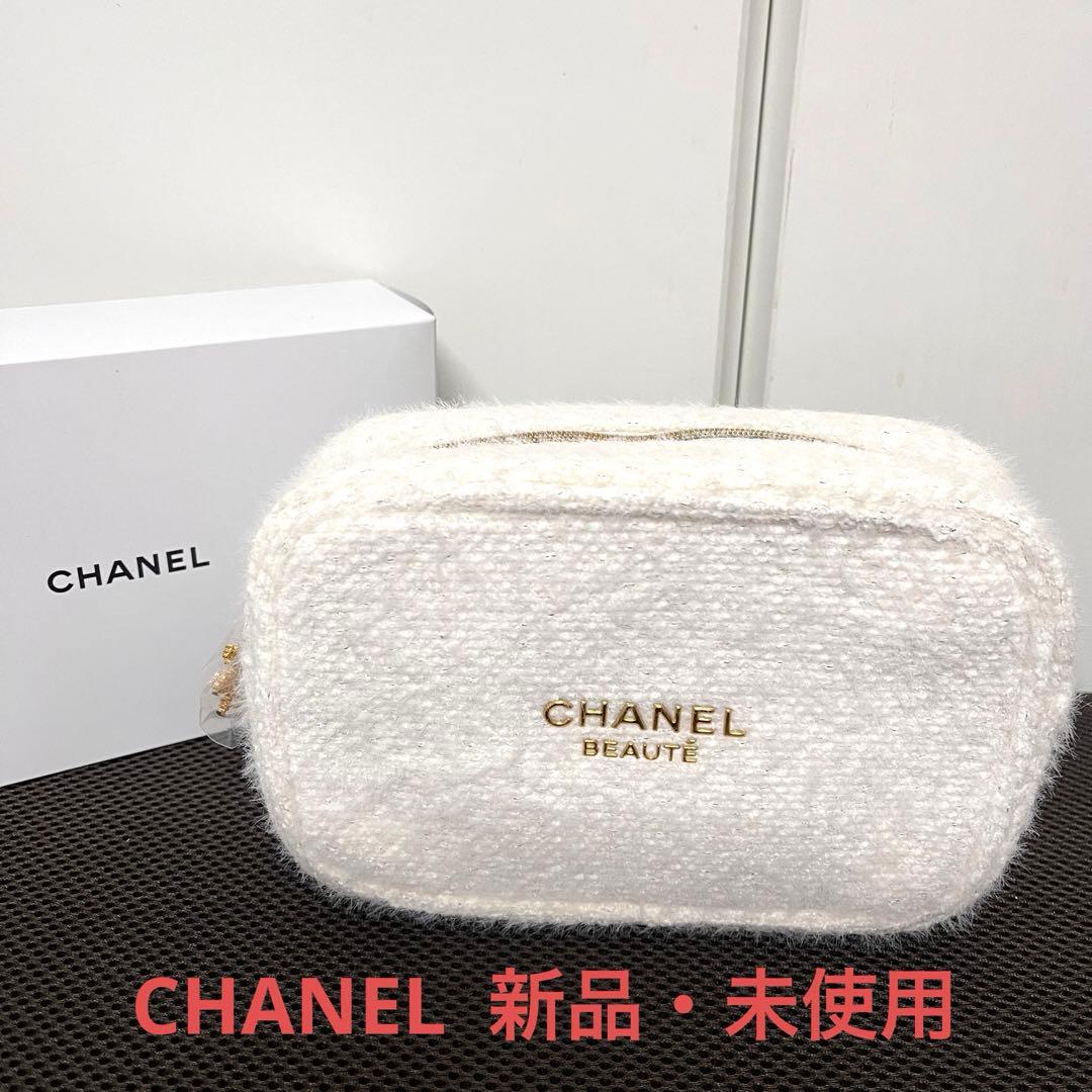 新品・未使用！正規品！♡CHANEL♡2024クリスマスコフレ　ポーチのみ