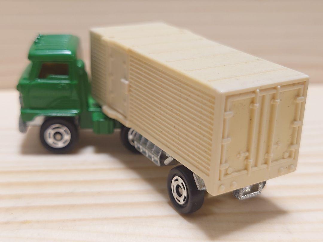 トミカ【24】Hino SEMI TRAILER PANEL VAN