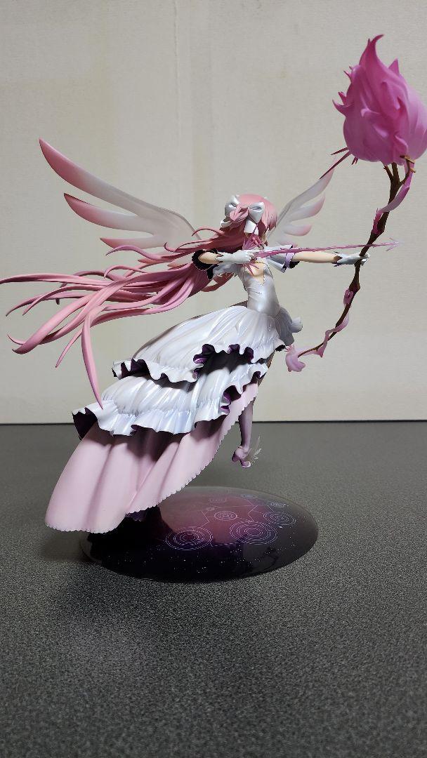 魔法少女まどか☆マギカ アルティメットまどか 1/8 完成品