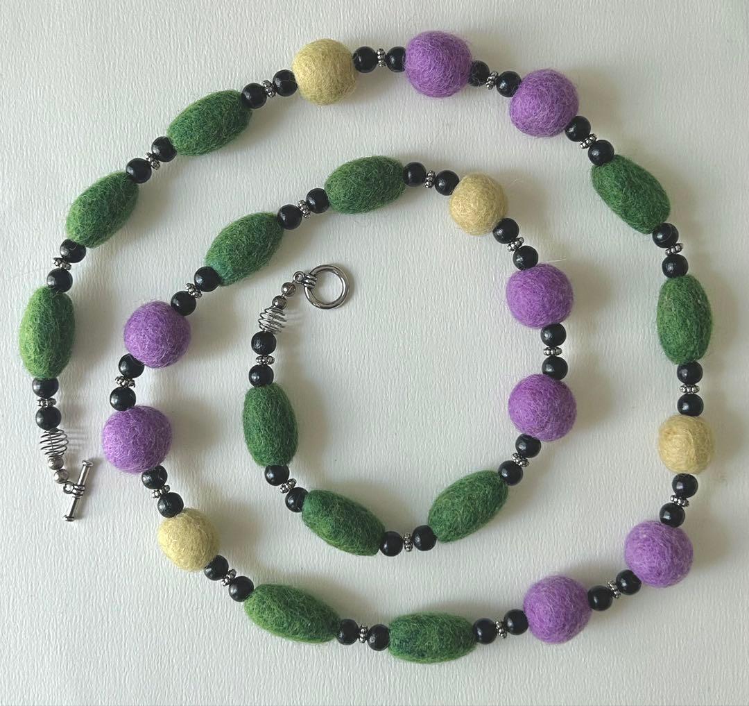 フィンランド ♡ ハンドメイド フェルト ネックレス 美術館