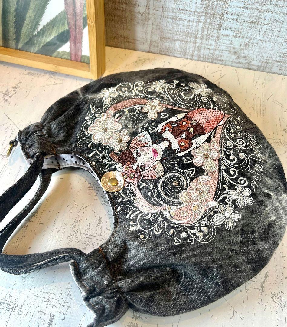 ロラライハリス♡ブラックWデニム♡刺繍の丸型絞りバッグs