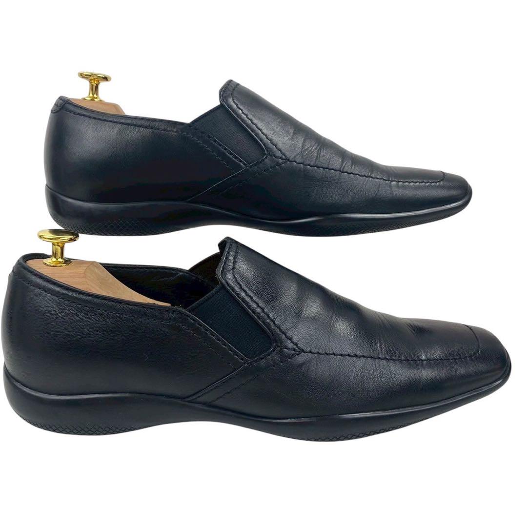 入荷中 PRADA プラダ ビジネスシューズ レザー プレーントゥ スリッポン 靴