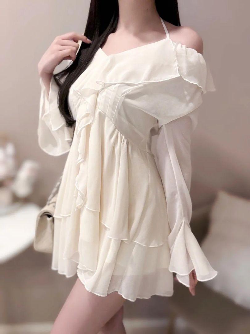 第1位 DHOLIC 同型オフショルフリル シフォン ミニワンピース アイボリー 4,968円