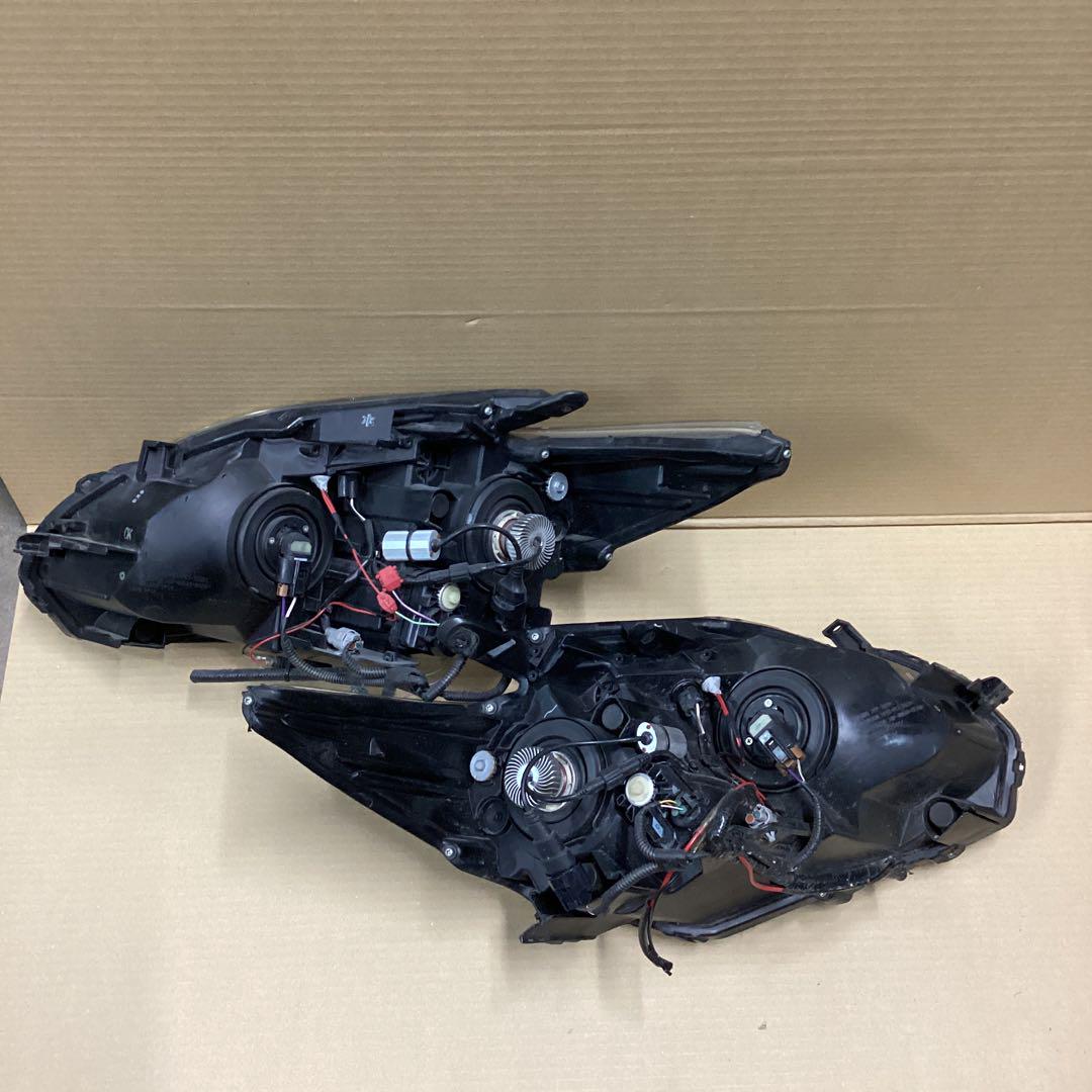 ZVW30 プリウス 純正加工品　左右ヘッドライトセット KOITO47-29