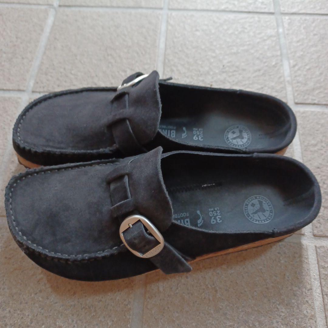 本命ギフト 美品】Birkenstock 、バックリー、ブラック 、39 靴