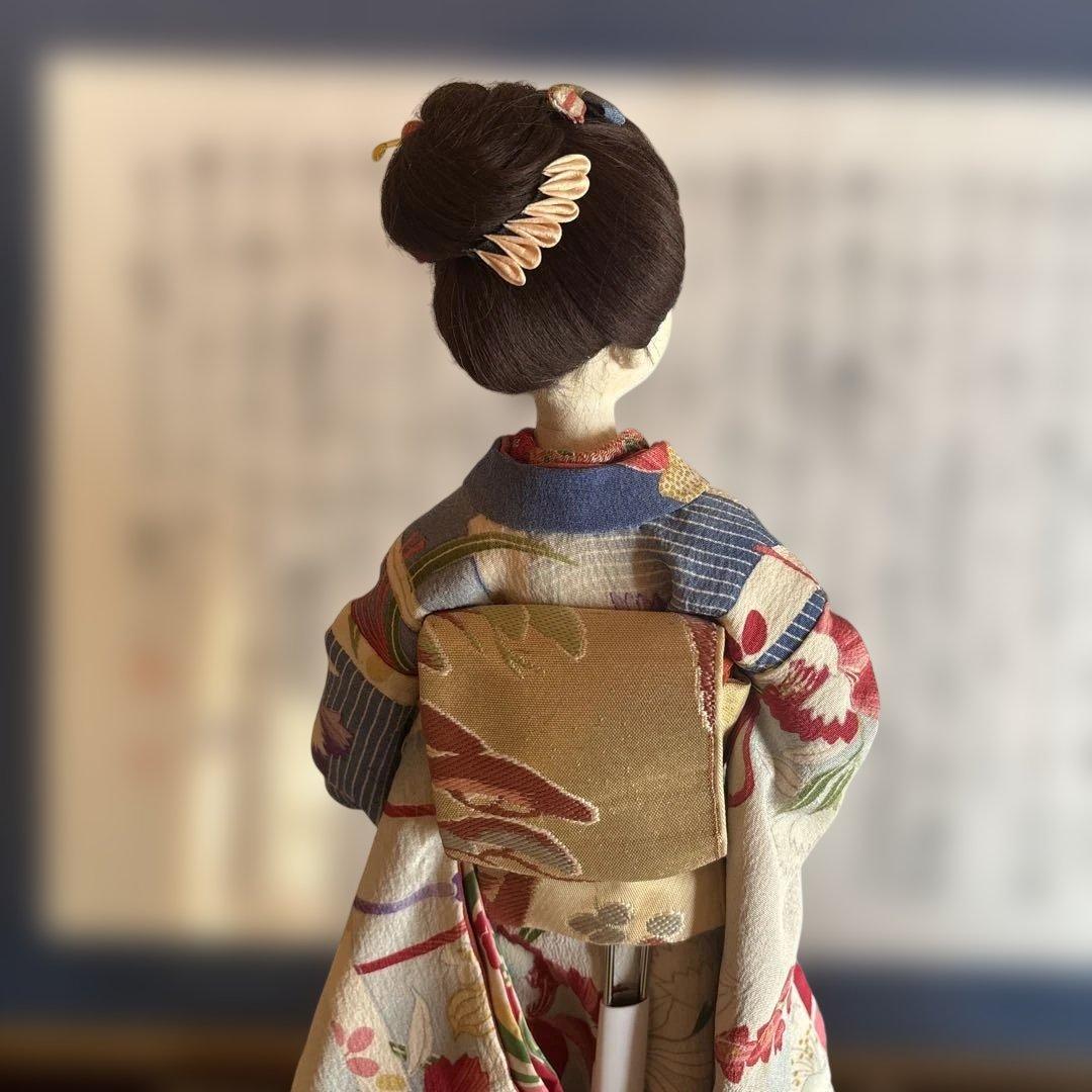 伝統的な着物の人形 美人さんです 伝統的な着物の人形 美人さんです