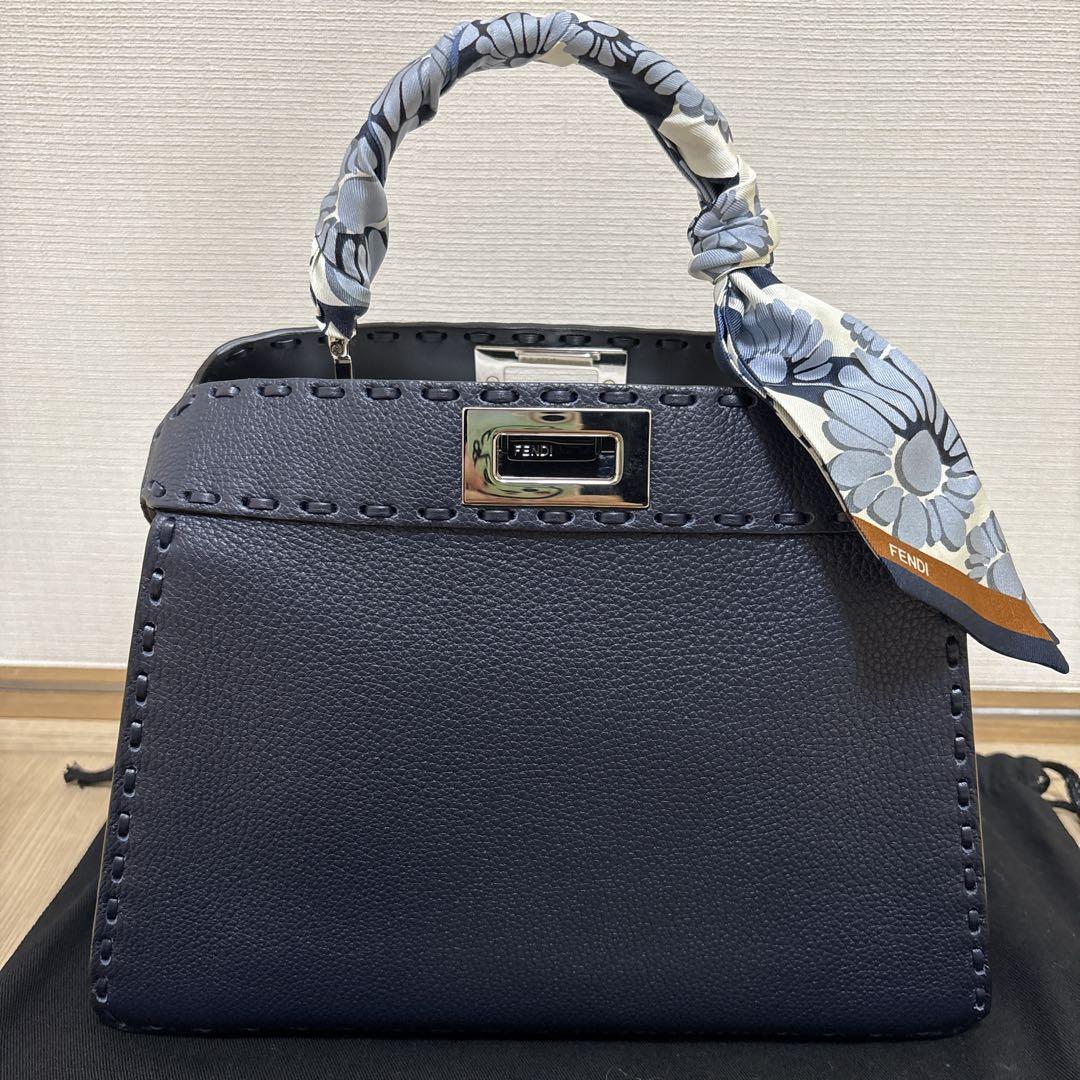 様 FENDI ピーカブー ISeeU スモール セレリア ミッドナイトブ