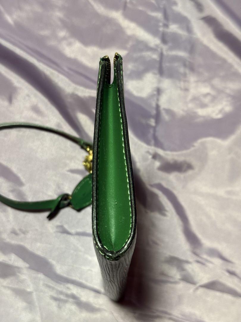 【LOUIS VUITTON】 ルイヴィトン　エピ　アクセソワール　　ポーチ