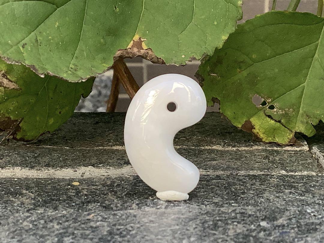 ✳白地肌*無垢物　超お買い得お値段設定‼️糸魚川翡翠勾玉　本物鑑定付15万円以上‼️