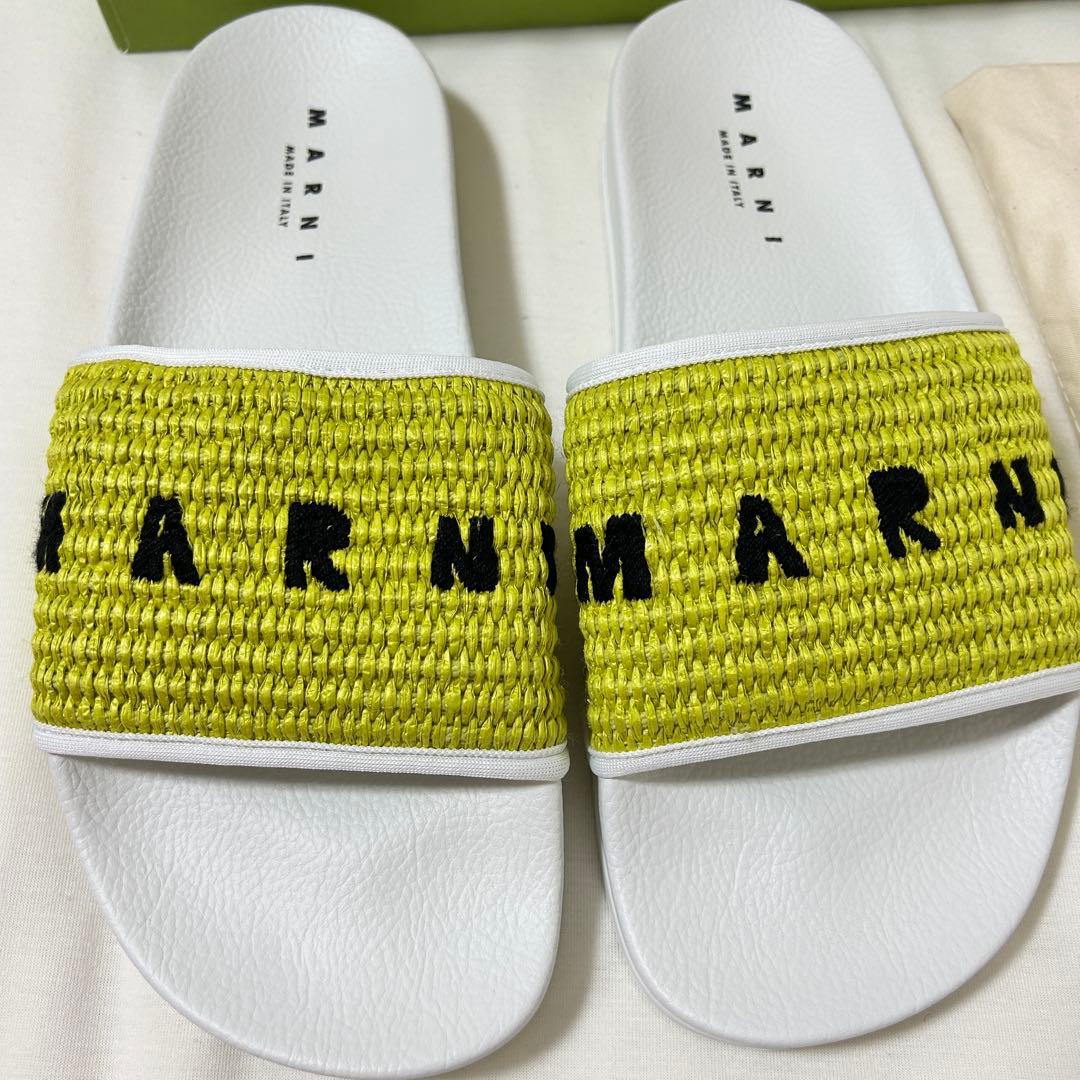 【新品未使用】MARNI ラフィア スライドサンダル ライムグリーン 【新品未使用】MARNI ラフィア スライドサンダル ライムグリーン