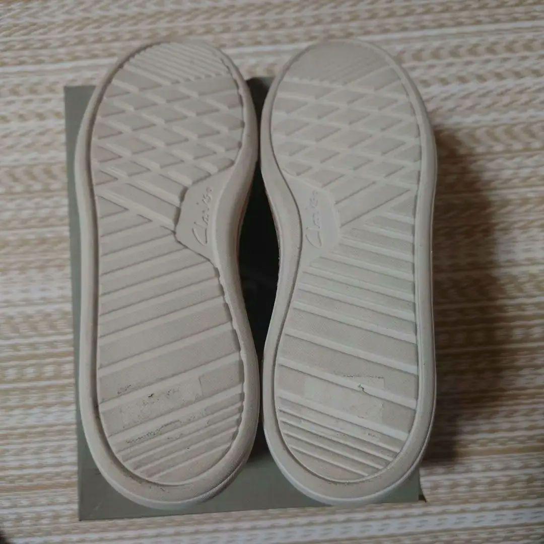 Clarks ホーリーホックウォーク レザースニーカーオフホワイト　23.5㌢