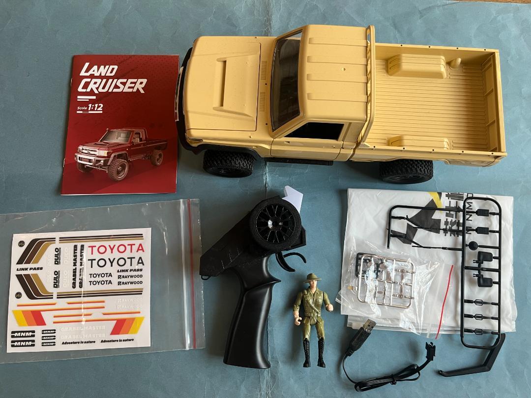 ラジコンカー トヨタ ランドクルーザー 4WD　RC