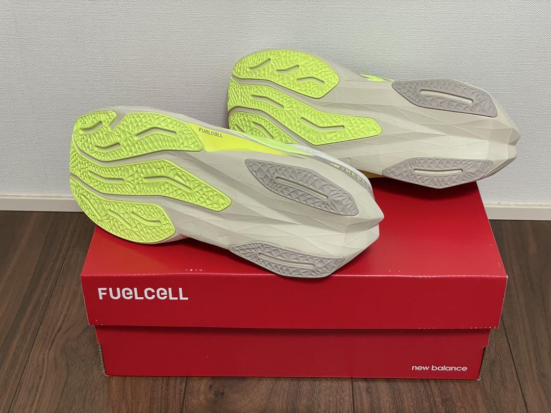 New Balance FuelCell Rebel v4 27.5 限定カラー
