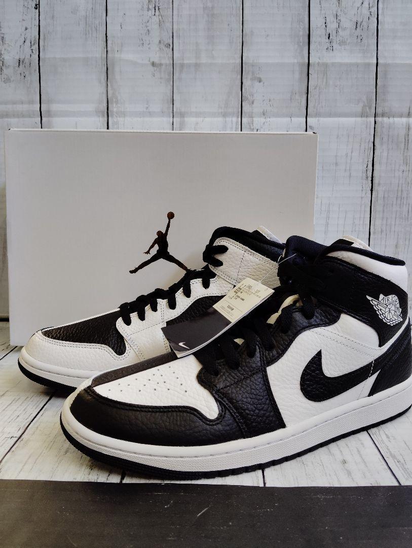 NIKE DR0501-101 29.0cm