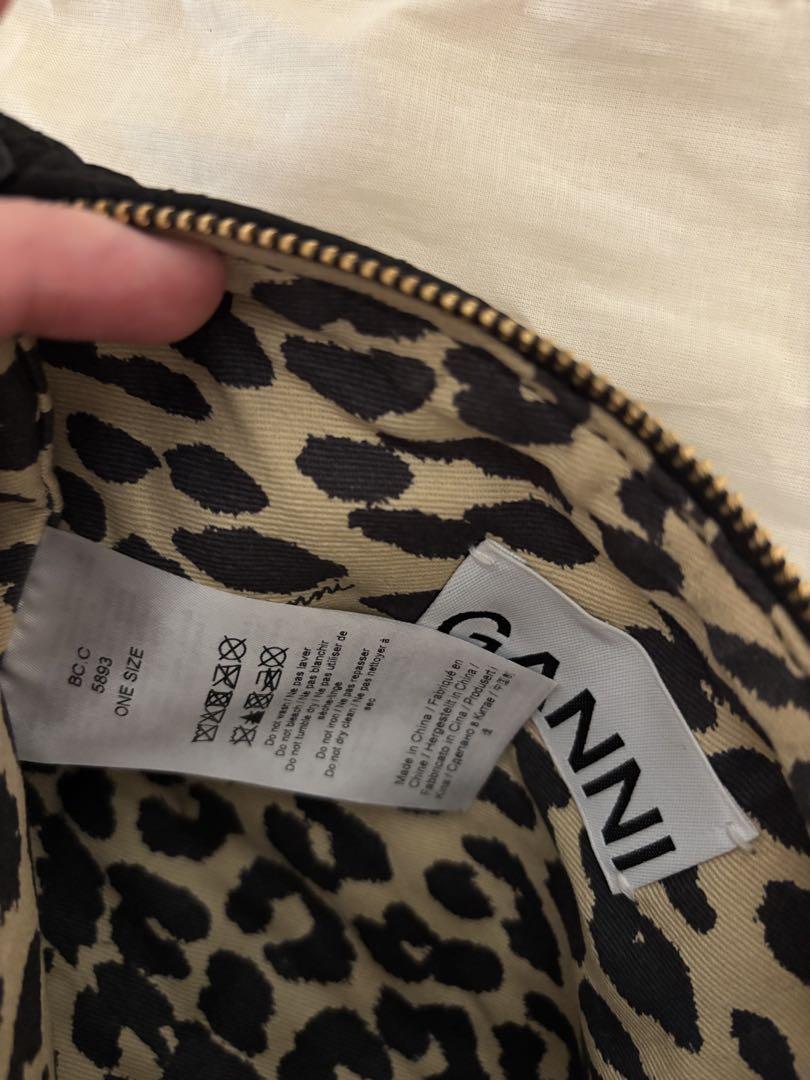 GANNI BUTTERFLY SMALL POUCH SATINハンドバッグ