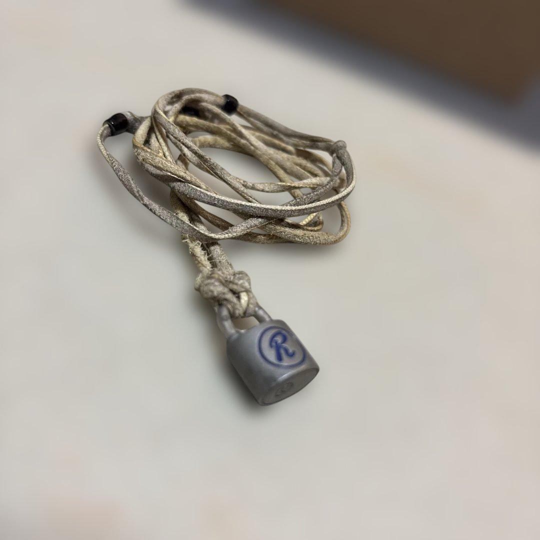 アンダーカバー×バニー「南京錠」シルバーアクセサリー、ロゴ
