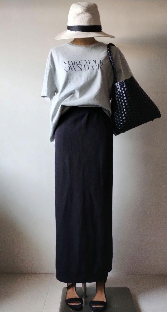 C5439 ロゴT×ニットスカートコーデ
